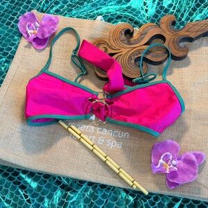 Beach Bunny Bikini
Beach Bunny Swimsuit